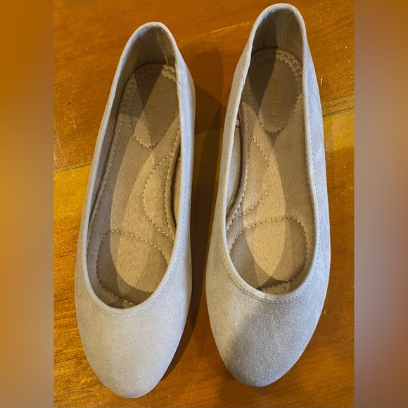 Old Navy Tan Ballet Flats - Picture 2 of 5